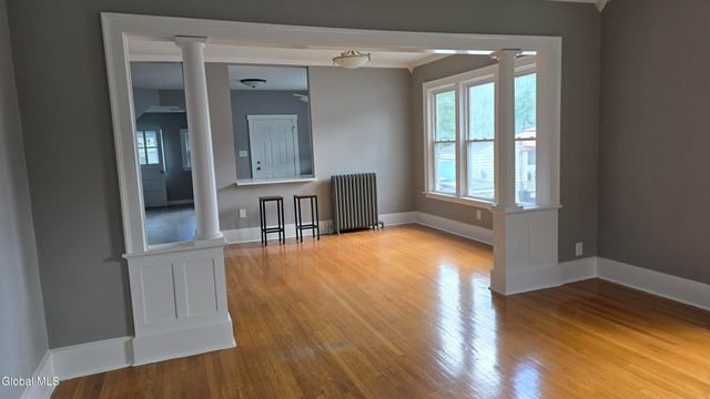26 Lawnwood Avenue, Schenectady, NY 12304