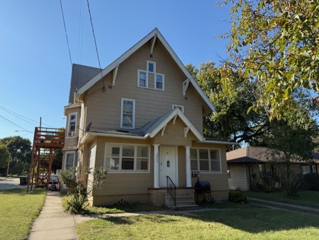 3900 11th Street, Des Moines, IA 50313