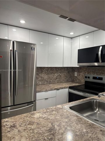 10023 Winding Lake Rd 101, Sunrise, FL 33351