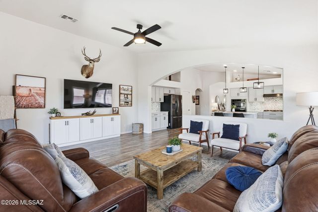 17353 S Sienna Bluffs Trail, Vail, AZ 85641