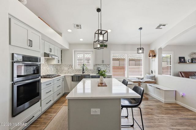 17353 S Sienna Bluffs Trail, Vail, AZ 85641