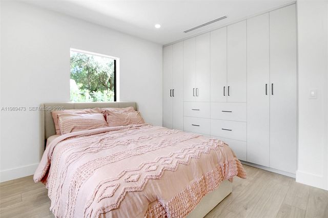 500 NW 43rd St, Miami, FL 33127