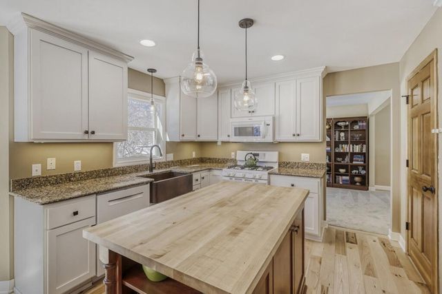 2155 Weston Lane N, Plymouth, MN 55447