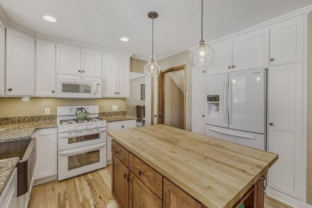 2155 Weston Lane N, Plymouth, MN 55447