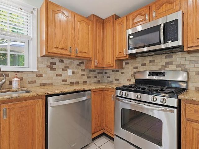 78 Bird St, Stoughton, MA 02072