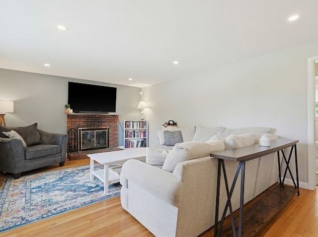 78 Bird St, Stoughton, MA 02072