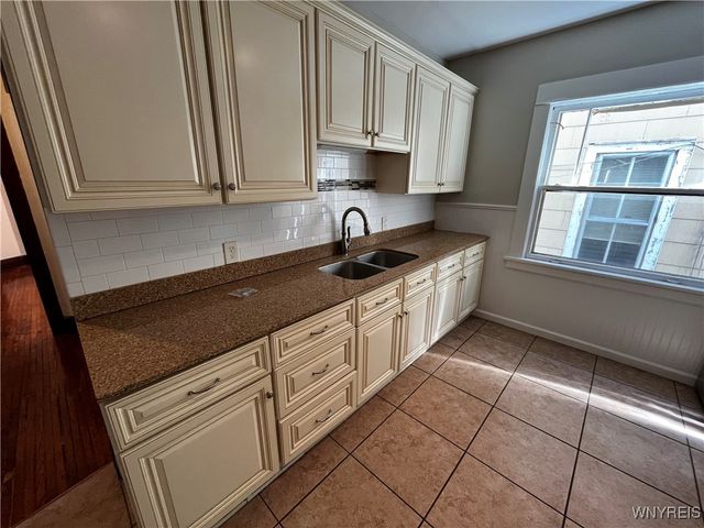 1076 West Avenue, Buffalo, NY 14213