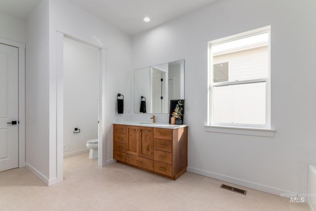 14702 Port Royal St, Caldwell, ID 83607