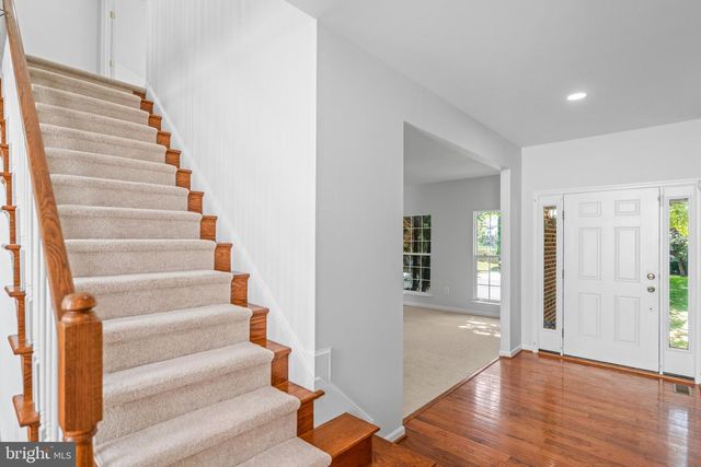 300 N OLD DOMINION LN, Purcellville, VA 20132