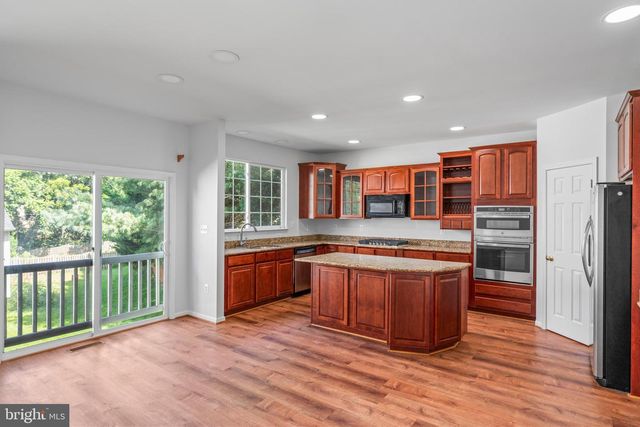 300 N OLD DOMINION LN, Purcellville, VA 20132