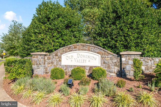 300 N OLD DOMINION LN, Purcellville, VA 20132