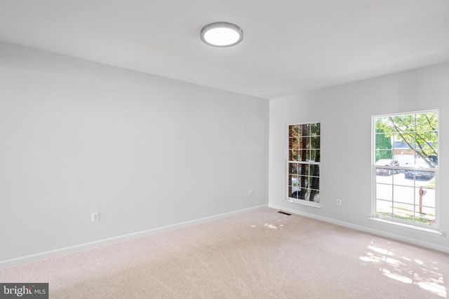 300 N OLD DOMINION LN, Purcellville, VA 20132