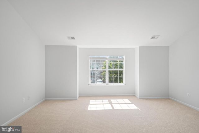 300 N OLD DOMINION LN, Purcellville, VA 20132