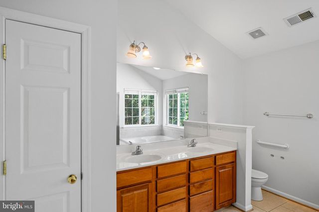 300 N OLD DOMINION LN, Purcellville, VA 20132