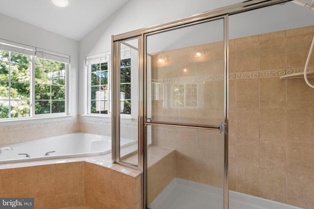 300 N OLD DOMINION LN, Purcellville, VA 20132
