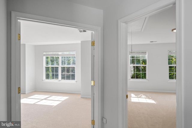 300 N OLD DOMINION LN, Purcellville, VA 20132