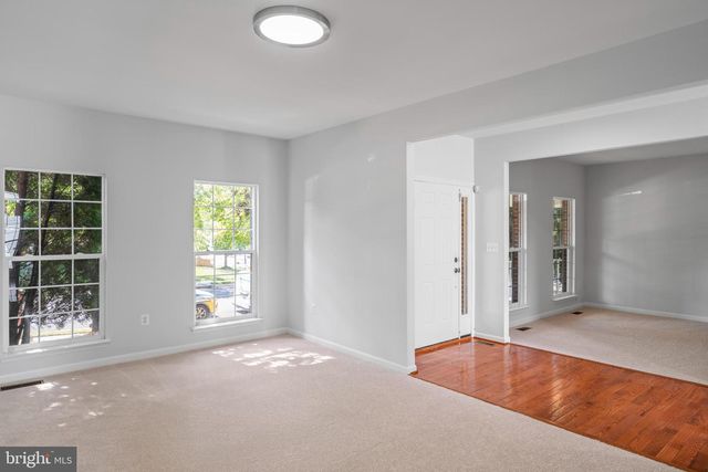 300 N OLD DOMINION LN, Purcellville, VA 20132