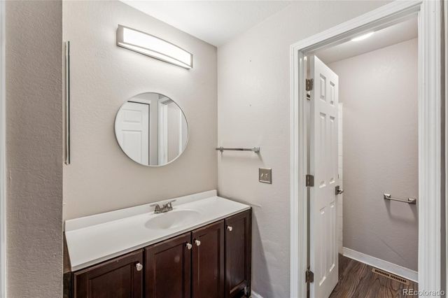 2181 S Troy Way 103, Aurora, CO 80014