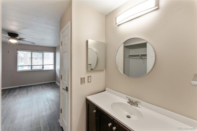 2181 S Troy Way 103, Aurora, CO 80014