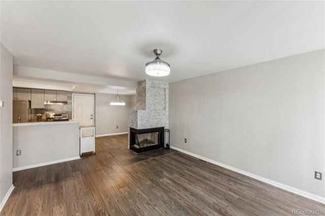 2181 S Troy Way 103, Aurora, CO 80014