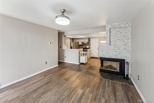 2181 S Troy Way 103, Aurora, CO 80014