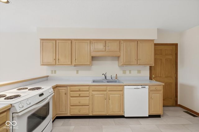 114 Western Trace, Shelbyville, IN 46176