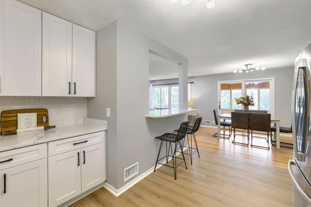 3501 W 103rd Street, Bloomington, MN 55431