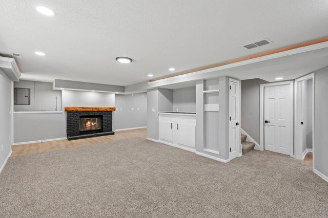 3501 W 103rd Street, Bloomington, MN 55431