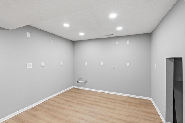3501 W 103rd Street, Bloomington, MN 55431