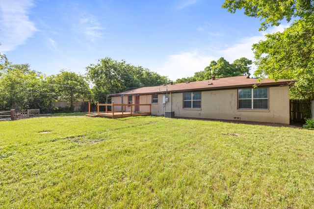 6704 Lavon Drive, Richland Hills, TX 76118