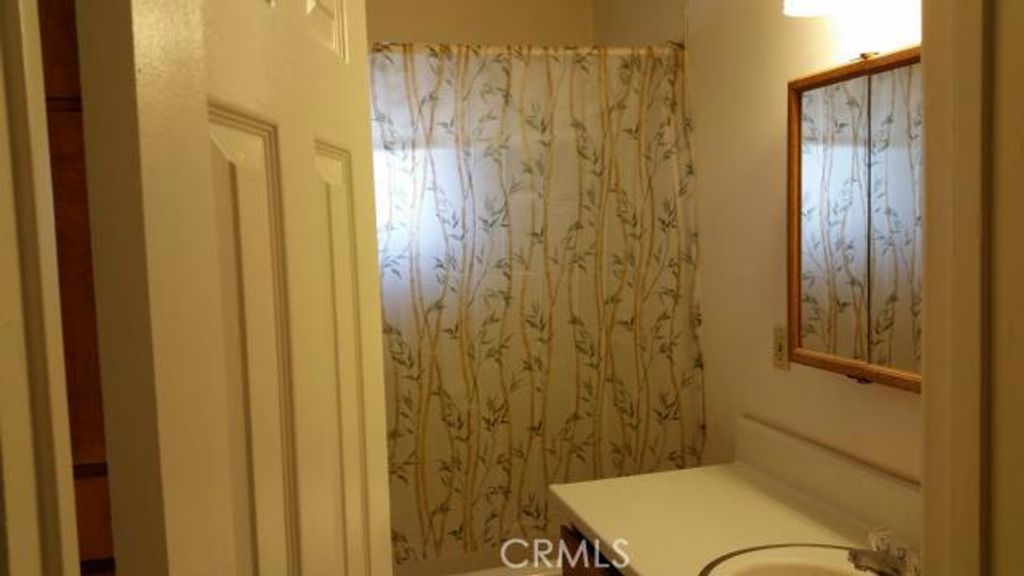 Image 13 of property listing at 62323 Mars Drive, Joshua Tree, CA 92252