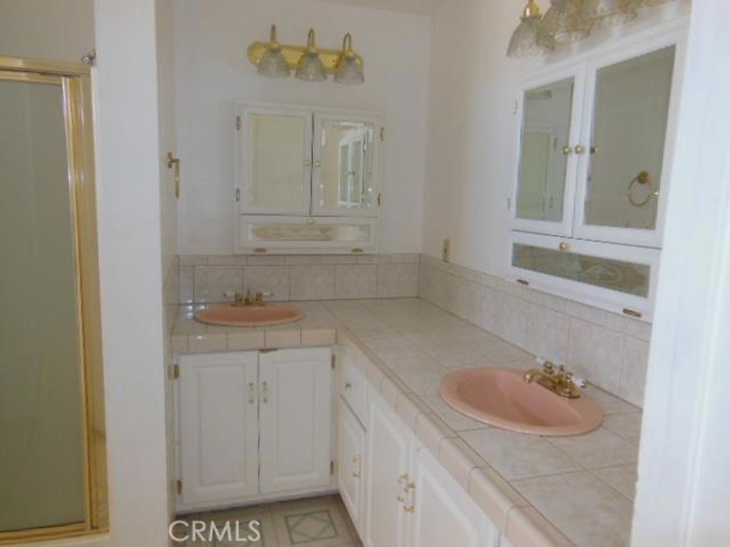 Image 21 of property listing at 62323 Mars Drive, Joshua Tree, CA 92252