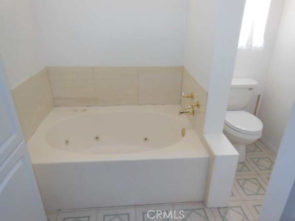 Image 23 of property listing at 62323 Mars Drive, Joshua Tree, CA 92252