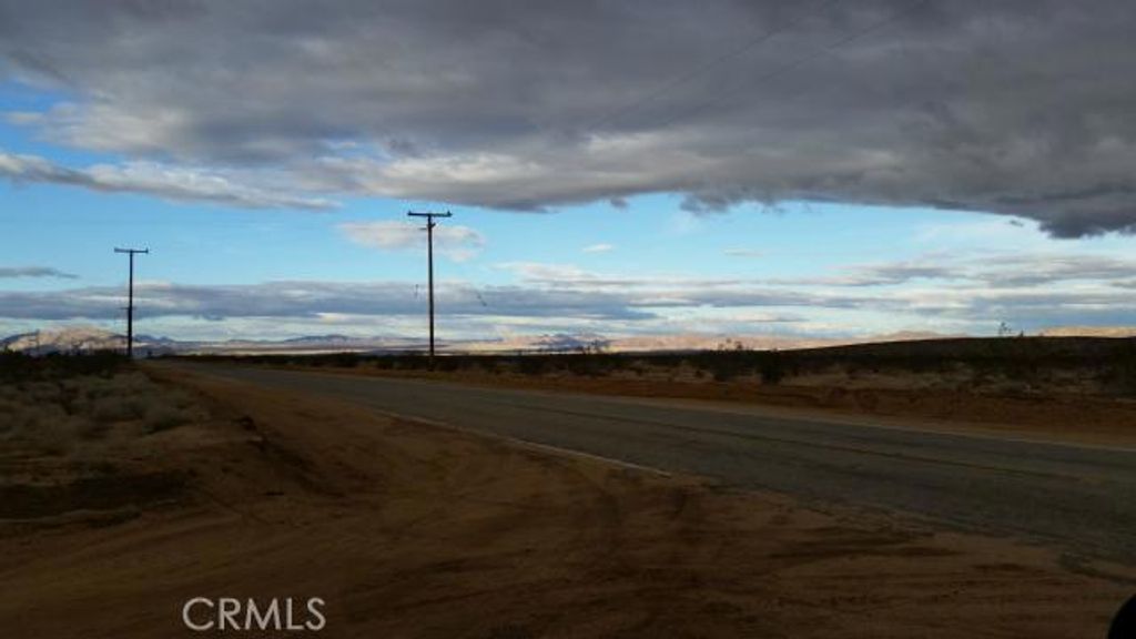 Image 25 of property listing at 62323 Mars Drive, Joshua Tree, CA 92252