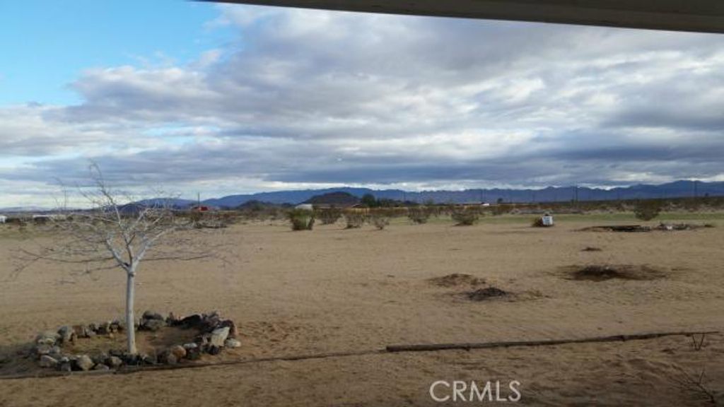 Image 26 of property listing at 62323 Mars Drive, Joshua Tree, CA 92252