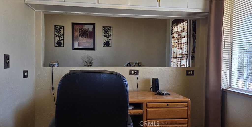 Image 9 of property listing at 62323 Mars Drive, Joshua Tree, CA 92252
