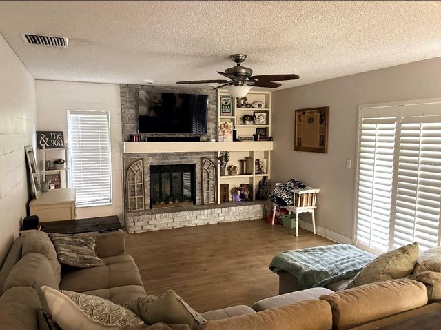 4303 ELLENVILLE PLACE, Valrico, FL 33596
