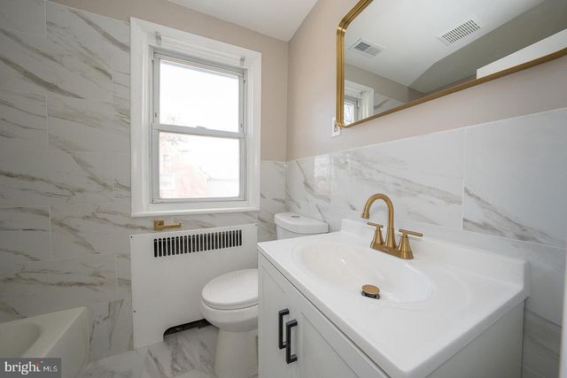 291 JACKSON AVE, Lansdowne, PA 19050