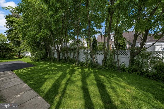 291 JACKSON AVE, Lansdowne, PA 19050