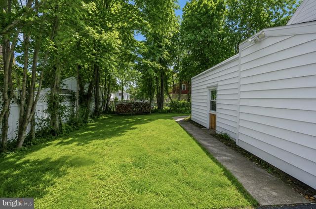 291 JACKSON AVE, Lansdowne, PA 19050
