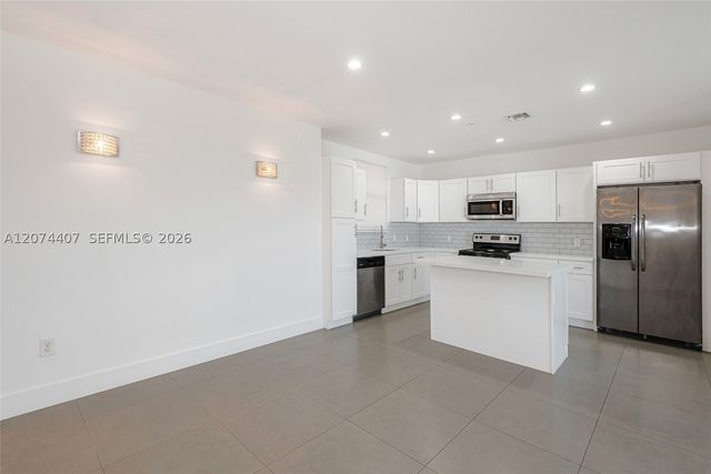 555 E Dania Beach Blvd 9, Dania Beach, FL 33004