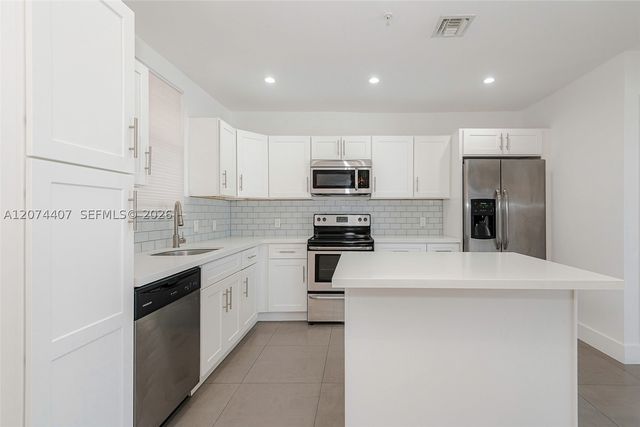 555 E Dania Beach Blvd 9, Dania Beach, FL 33004