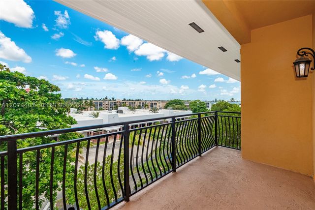 555 E Dania Beach Blvd 9, Dania Beach, FL 33004