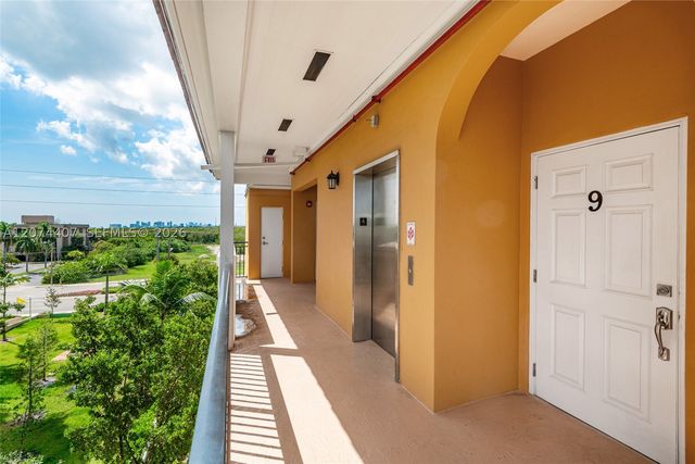 555 E Dania Beach Blvd 9, Dania Beach, FL 33004