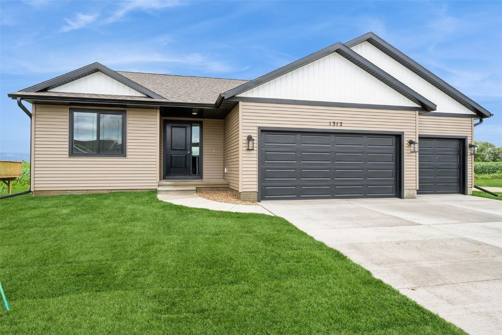 1312 Beringer Court NE, Cedar Rapids, IA 52402