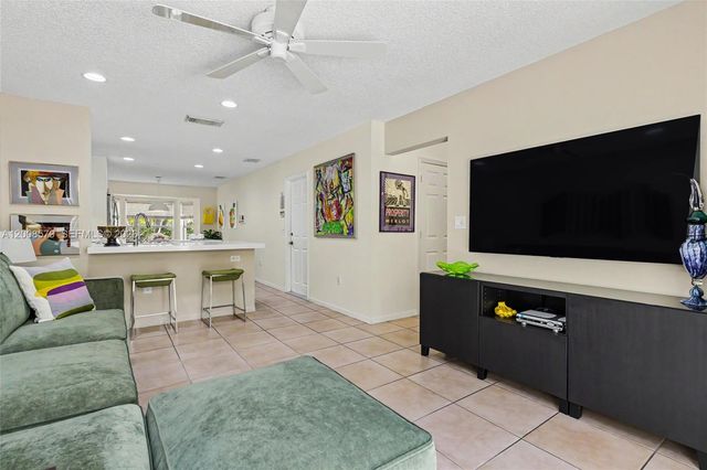 1125 Queen Palm Court, Hollywood, FL 33019