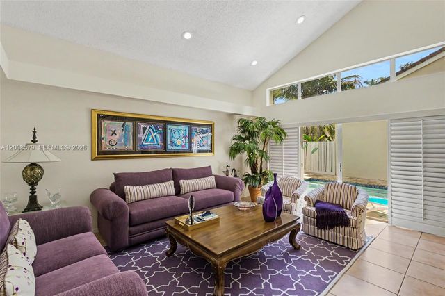1125 Queen Palm Court, Hollywood, FL 33019