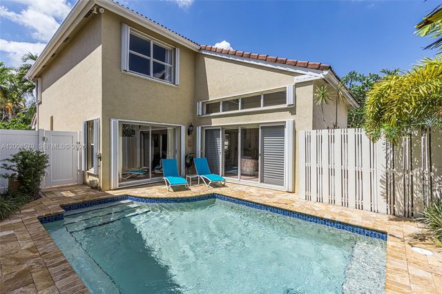 1125 Queen Palm Court, Hollywood, FL 33019