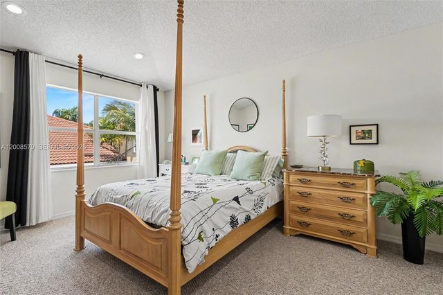 1125 Queen Palm Court, Hollywood, FL 33019