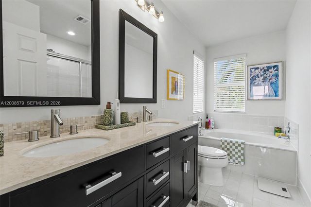 1125 Queen Palm Court, Hollywood, FL 33019